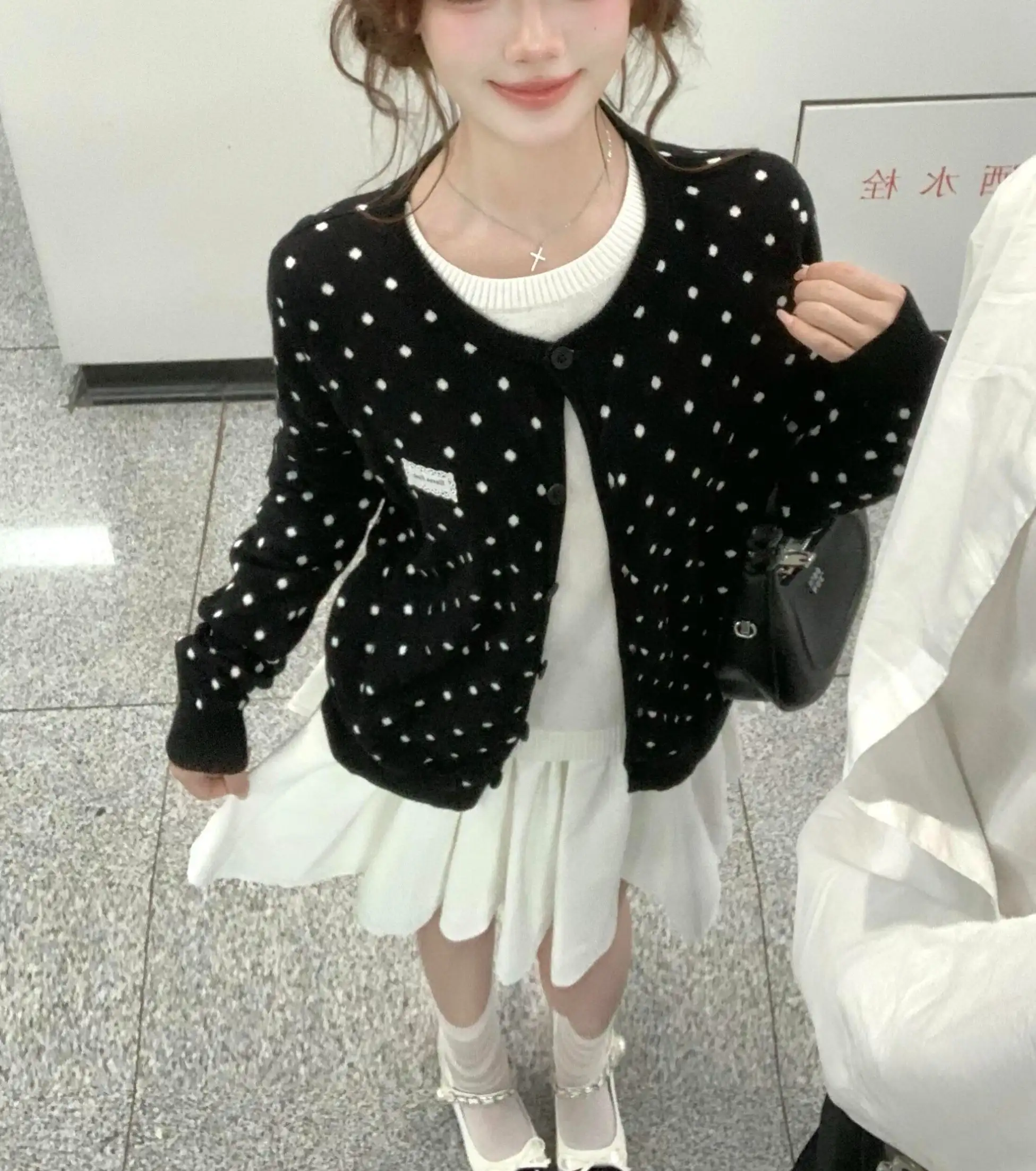 블랙 도트 라운드넥 레이어드 가디건 상세 이미지 6