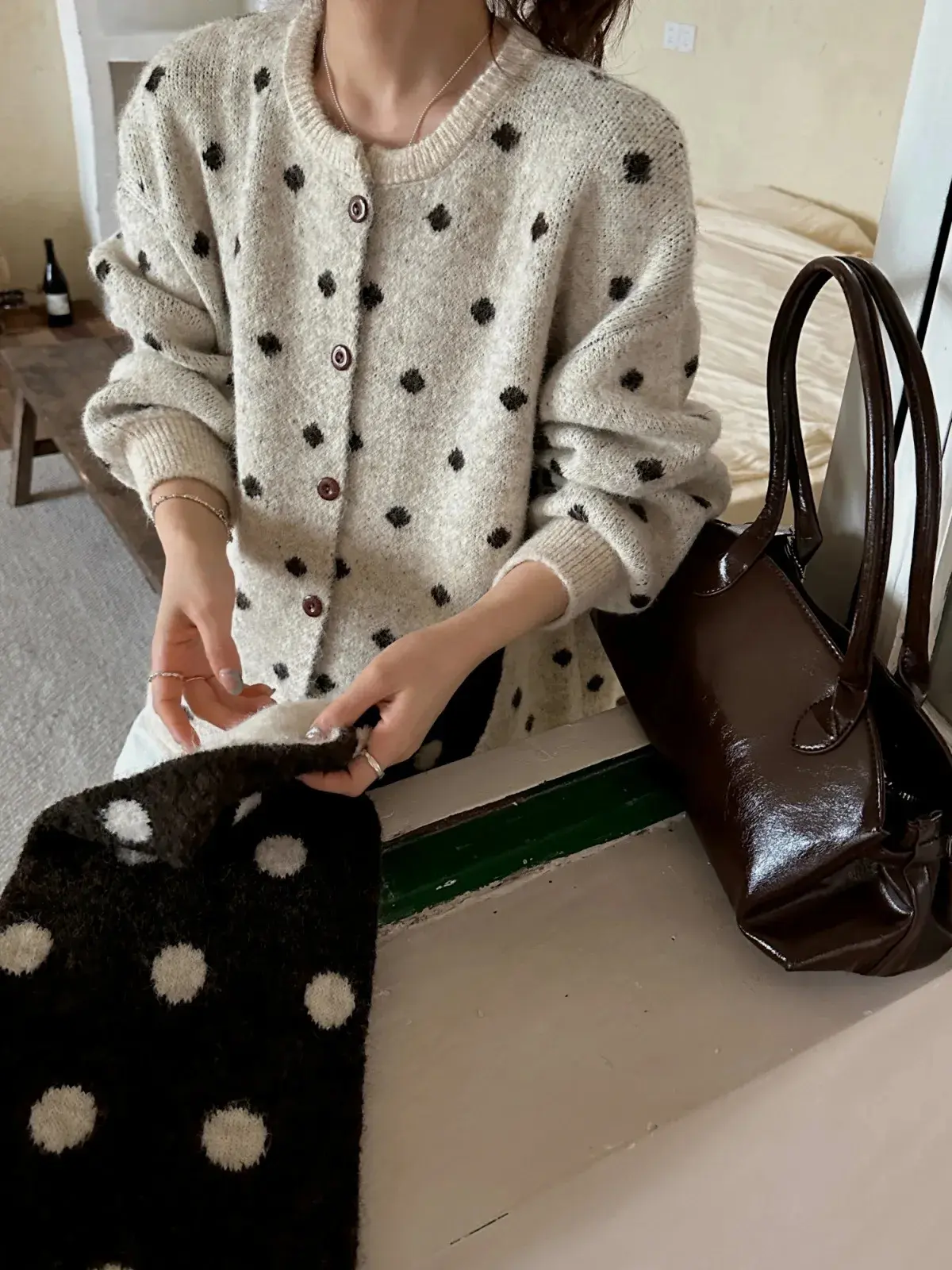 한국인기 루즈핏 도트 가디건 상세 이미지 2