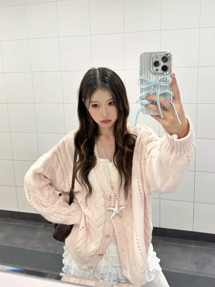 러블리 핑크 V넥 꽈배기 가디건 상세 이미지 2
