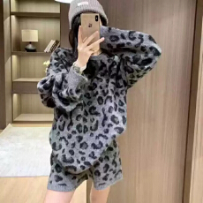 批发两件套<b class='q'>欧美</b>风豹纹提花套头毛衣女2025秋冬新款宽松慵懒风针织<b class='q'>套装</b>
