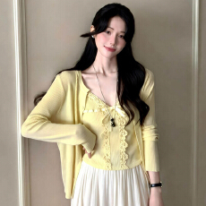 批发杨小卷 法式少女<b class='q'>针织</b>两件套 春夏薄款长袖<b class='q'>开衫</b>+花边蕾丝<b class='q'>针织</b>吊带