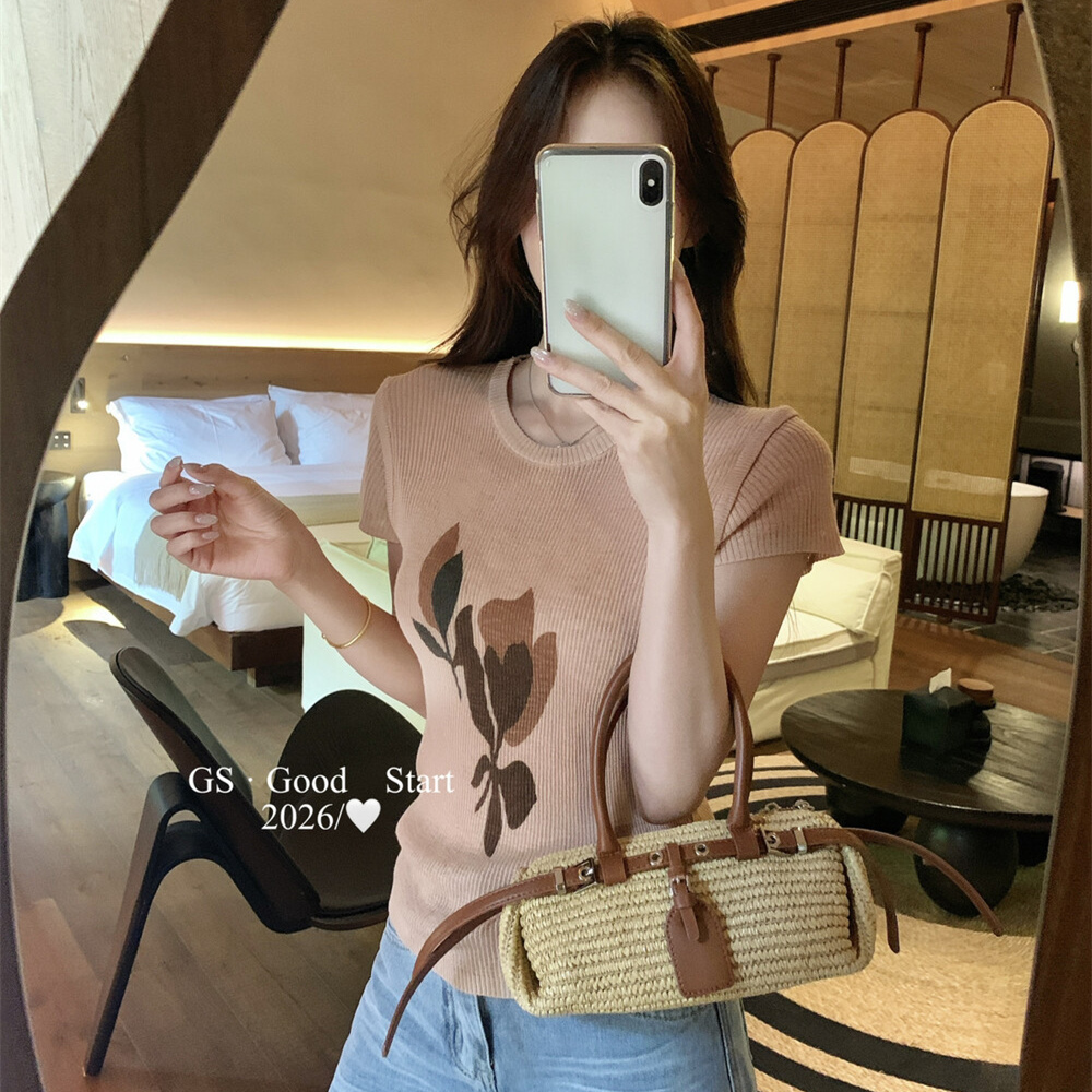여름 순수한 욕망 프린트 꽃 몸매 가꾸기 슬림해 보이는 반팔 니트 스웨터 예약하기 섹션 부드러운 품격 패션 다용도 작은 셔츠 여성