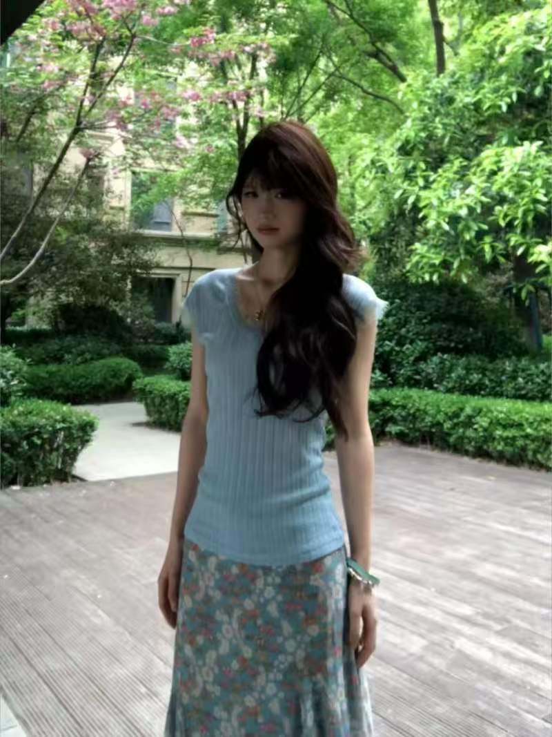 한 부서 파란색 V넥 반팔 티셔츠 여성 여름 새로운 작은 대중 몸매 가꾸기 슬림해 보이는 레이스 조각 맨위