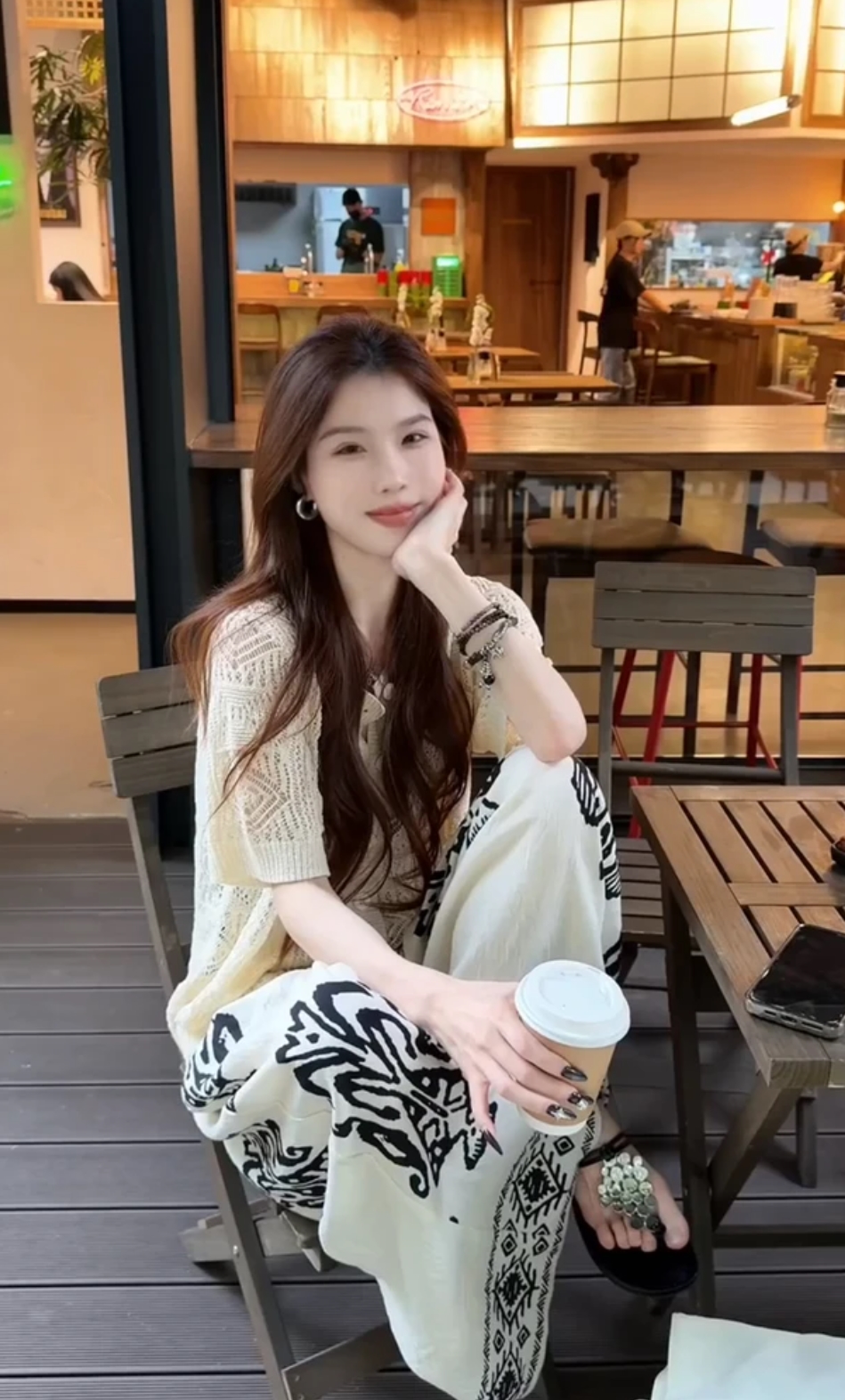 느긋한 바람 느슨함 센스 패션 세트 여성 여름 니트 홀로우 아웃 오픈 가디건 반팔 맨위 프린트 캐주얼 와이드 레그 팬츠