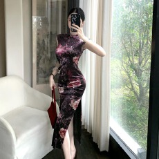 批发实拍新中式丝绒印花改良旗袍收腰显瘦无袖<b class='q'>开叉</b>收腰<b class='q'>连衣裙</b>