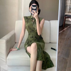 批发实拍新款新中式植绒旗袍领收腰显瘦春夏性感镂空开叉收腰连衣裙