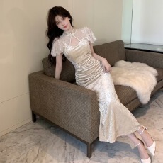 批发实拍新款百搭收腰长款金丝绒拼接蕾丝短袖新中式大摆连衣裙