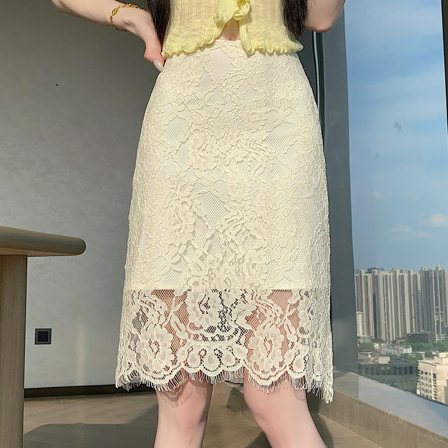 실사 레트로 레이스 바람 무거운 작업 자수 반신 스커트 2026 여름 새로운 하이웨이스트 연령 감소 슬림해 보이는 술 치마 여성