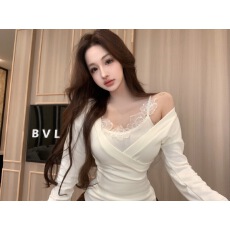 批发实拍实价娇软韩女日常设计感交叉V领上衣/蕾丝花朵<b class='q'>吊带</b>两件套