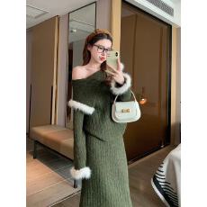 批发绿色辣妹<b class='q'>一字肩</b>毛衣套装女2026新款冬季毛绒绒针织半身裙两件套潮