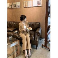 批发小香风千金冬装套装女2026新款爆款加厚金扣毛衣外套阔腿裤两件套