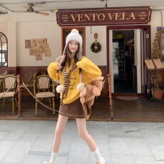 批发韩系黄色圆领印花加绒加厚<b class='q'>卫衣</b>女秋冬披肩长袖上衣时尚百搭两件套