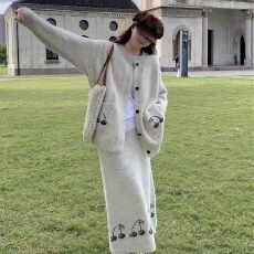 批发针织毛衣慵懒高级感套装女秋冬2025新款宽松休闲半身裙子两件套