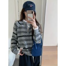 批发<b class='q'>韩国</b>东大门2025秋季<b class='q'>蕾丝</b>袖条纹系扣领套头宽松高级感毛衣