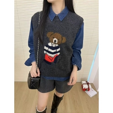 批发<b class='q'>春</b>装新款卡通小熊图案圆领牛仔针织马甲女宽松显瘦毛衣两件套