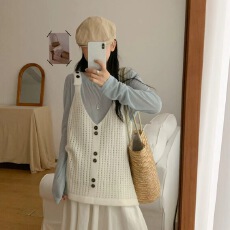 批发实拍叠穿镂空针织背心<b class='q'>马甲</b>女中<b class='q'>长款</b>毛衣新款外穿坎肩<b class='q'>马夹</b>绿色上衣