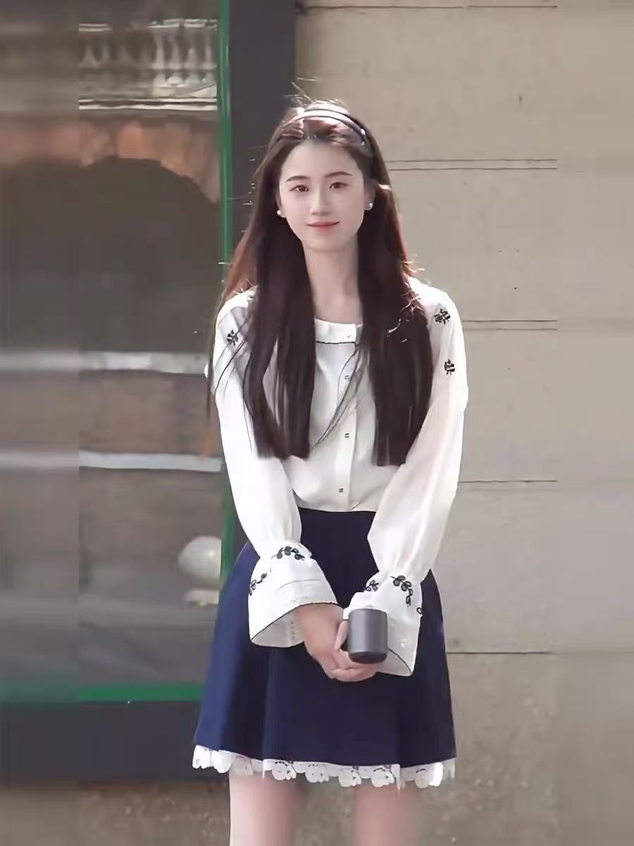 레트로 자수 레이스 베이비 칼라 셔츠 반신 치마 세트 여성 2026 봄 여름 숙녀 바람 작은 키 투피스 세트
