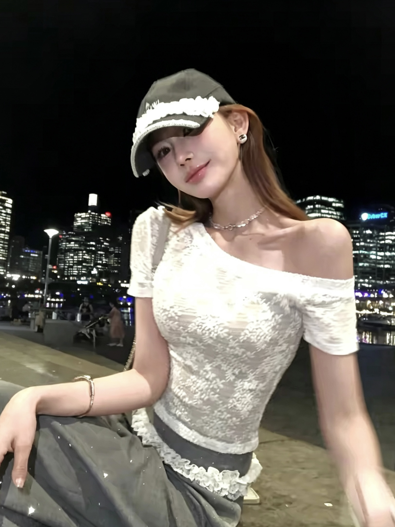 小众设计斜肩蕾丝T恤女修身显瘦短袖上衣   服裝批發女裝批發服飾貨源