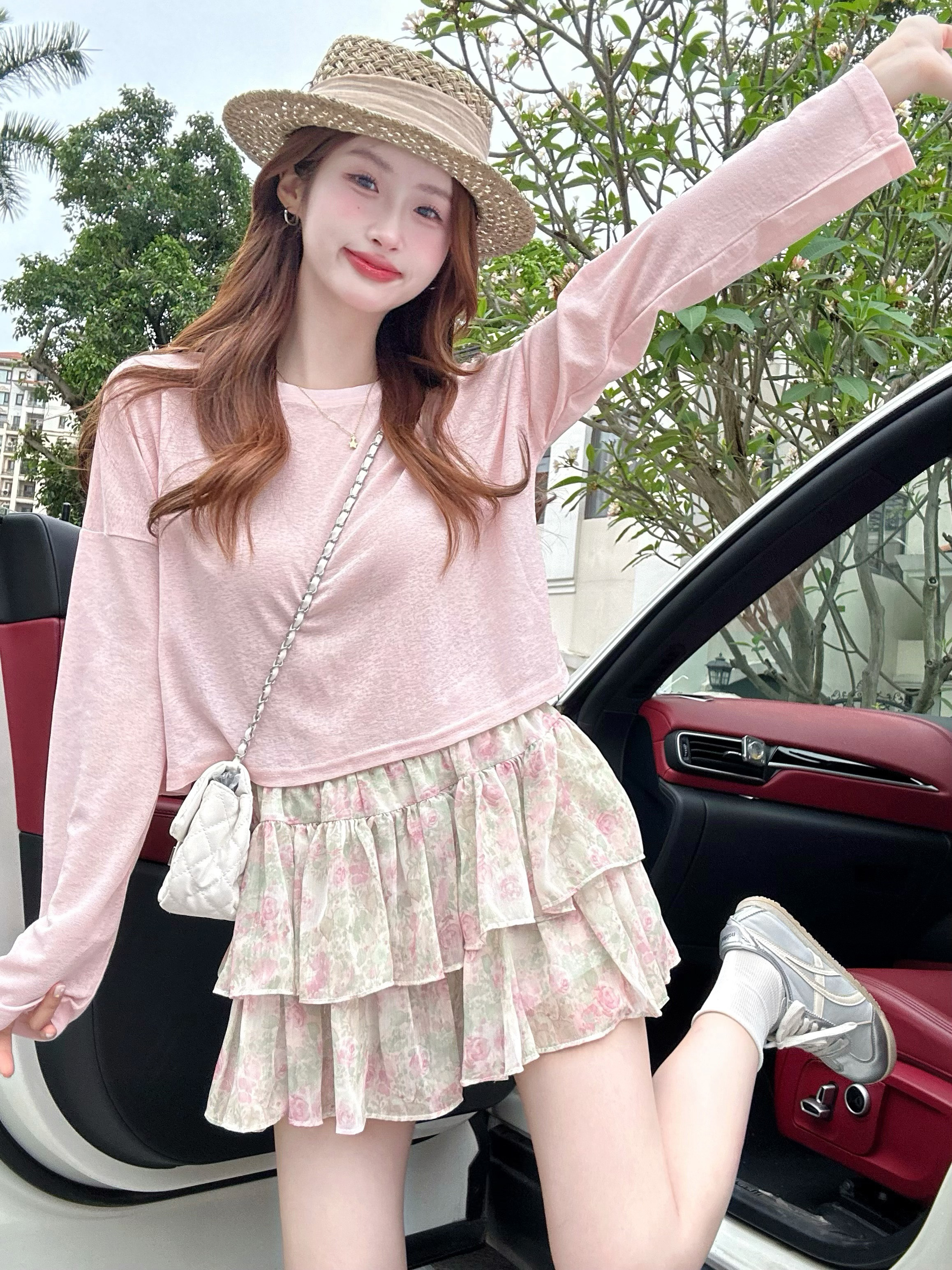 실사 정가 미니멀리즘 가을 어깨 소매 라운드 넥 쇼트 스타일 티셔츠 맨위 레트로 꽃무늬 케이크 반신 스커트