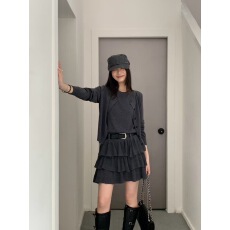 批发ONE TIME针织开衫背心<b class='q'>连衣裙</b>两件套女2025秋季爆款时尚套装2888