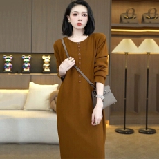 批发配大衣针织衫<b class='q'>连衣裙</b>女秋冬圆领纯色内搭过膝毛衣中长款宽松打底裙