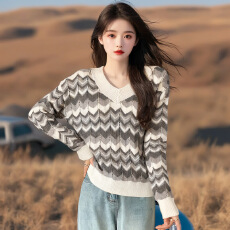 批发2025春秋装新款设计感V领条纹<b class='q'>韩版</b>宽松慵懒风针织<b class='q'>毛衣</b>女