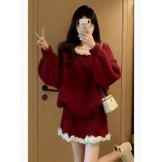 批发秋冬氛围感穿搭红色毛衣套装女2025新款针织花边领上衣短裙两件