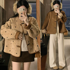 批发实拍韩系波点两面穿羊羔毛外套女冬季卡其色毛绒绒皮毛一体外套