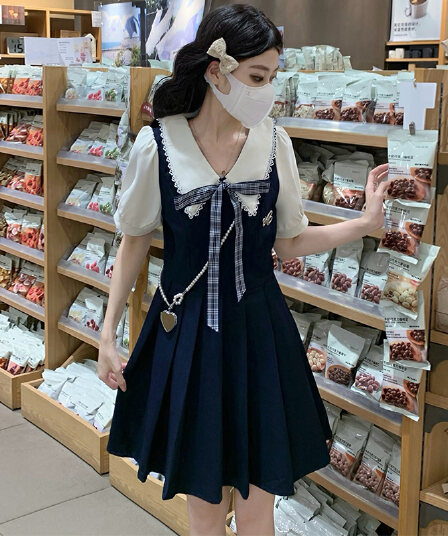 실사 학원 스타일 페이크 레이어드 여성 드레스 여름 새로운 허리 수축 슬림해 보이는 디자인 센스 플리츠 짧은 치마