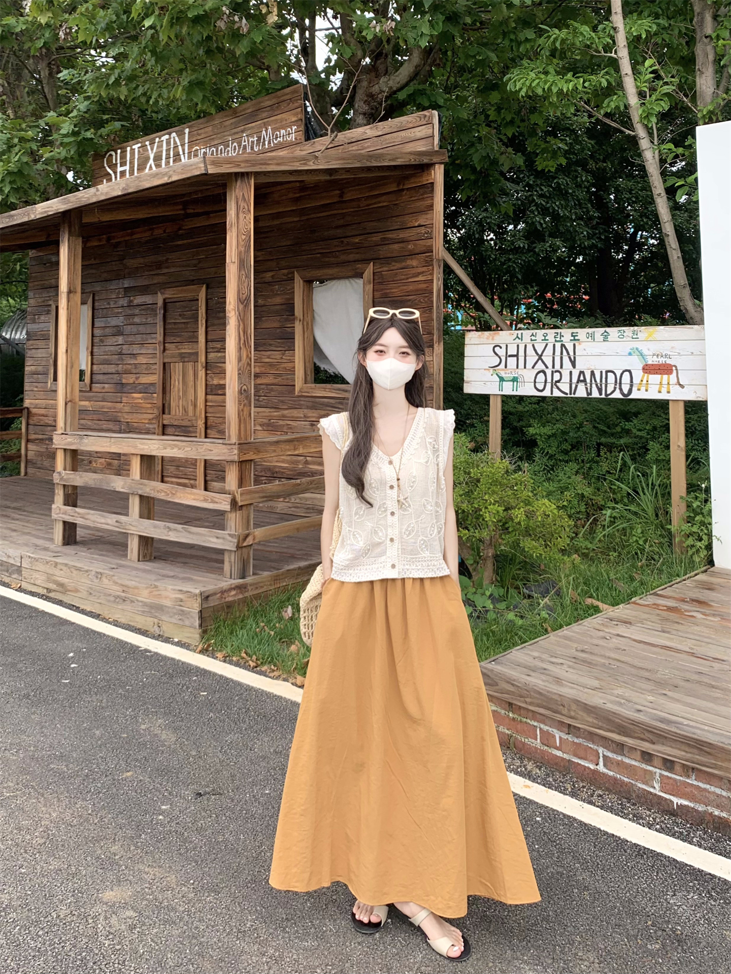 실사 2026 여름 새로운 무거운 작업 비즈 박기 V넥 홀로우 아웃 조끼 여자 큰 진자 종류 반신 스커트 투피스 슈트