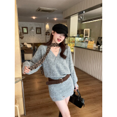 批发实拍 2025秋季新款松弛感宽松气质显瘦包臀针织<b class='q'>连衣裙</b>v领毛衣裙子