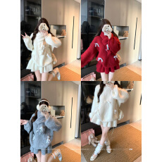 批发实拍秋冬新款<b class='q'>甜美</b>气质氛围感蝴蝶结装饰长袖毛衣女短裙围巾三件套