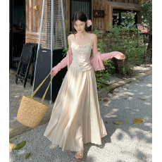 批发实拍  大码胖mm<b class='q'>甜美</b>慵懒印花吊带上衣超大摆半身裙长袖开衫三件套