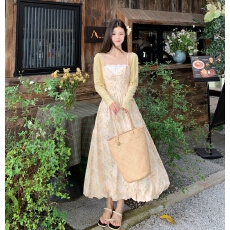 批发实拍  大码胖mm春夏<b class='q'>甜美</b>拼接印花高腰连衣裙+长袖开衫两件套