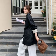 批发黑色高级感百搭气质条纹拼接PU皮衣女2025初春新款韩版高级感外套