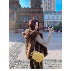 批发羊羔毛坎肩连帽马甲女2025秋季新款环保<b class='q'>皮草</b>皮毛一体马夹外套<b class='q'>短款</b>