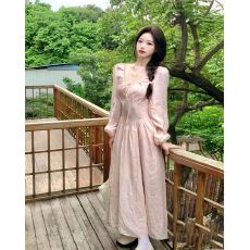 批发法式春秋温柔风粉色<b class='q'>连衣裙</b>女新款独特甜美收腰显瘦<b class='q'>灯笼</b>袖A字长裙