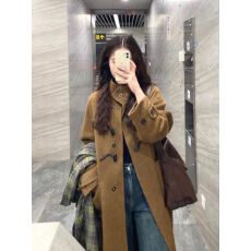 批发2025年韩版气质<b class='q'>宽松</b>中长款过膝毛呢外套简约复古牛角扣设计感上衣