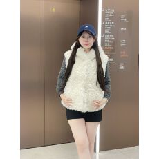 批发2025秋季新款环保皮草皮毛一体<b class='q'>马夹</b>外套多巴胺<b class='q'>马甲</b><b class='q'>女装</b>简约上衣潮