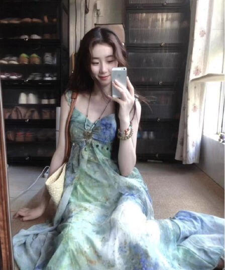 휴가 바람 슬립 드레스 헤일로 염색 여름 새로운 허리 수축 치마 새로운 패션 폭발 2026 신제품 여성 치마