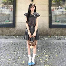 批发韩系氛围感穿搭灰色<b class='q'>波点</b><b class='q'>连衣裙</b>温柔甜美风气质收腰a字短裙女夏季