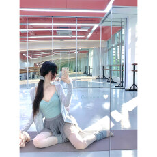 批发超好看V领交叉网纱吊带背心女夏外穿温柔透感美背内搭纯欲上衣潮