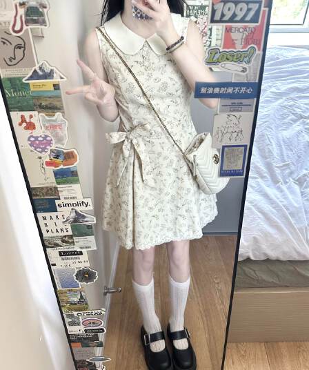 2026 여름 새로운 베이비 칼라 민소매 레이스업 치마 디자인 센스 프랑스식 꽃무늬 드레스 허리 수축 슬림해 보이는 여성 의류