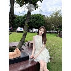 批发千金少女挂脖连衣裙女夏季<b class='q'>甜美</b>收腰公主蛋糕裙别致设计感蓬蓬裙子