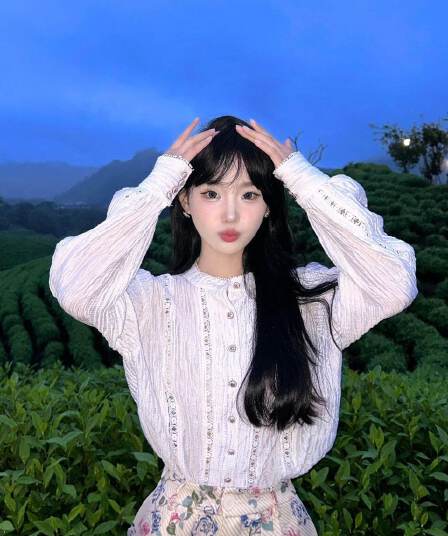 2026 천 금빛 바람 홀로우 아웃 디자인 센스 셔츠 절묘한 자수 벌룬 소매 레트로 하이웨이스트 부츠컷 반바지 여성복
