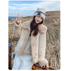 批发时髦氛围感羊羔毛外套女2025冬季<b class='q'>甜美</b>月牙皮袢牛角扣皮毛一体外套