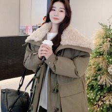 批发韩版加厚羊羔毛大翻领派克服外套<b class='q'>女</b>冬季新款休闲保暖羽绒棉服官图