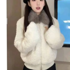 批发高级复古羊羔毛外套女<b class='q'>秋</b>冬2025新款毛领加厚环保皮草短款