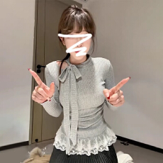 批发蕾丝拼接时尚长袖打底女2026年春秋季新款设计感内搭气质修身上衣