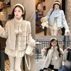 批发Q女家 雪樱千金/重工环保皮草毛球保暖毛毛粉色短外套秋<b class='q'>冬</b>小个子